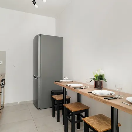 Przestronny W Poznaniu Z Trzema Sypialniami 2 Miejsca Postojowe By Renters דירה
