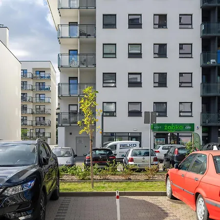 Przestronny W Poznaniu Z Trzema Sypialniami 2 Miejsca Postojowe By Renters פוזנן