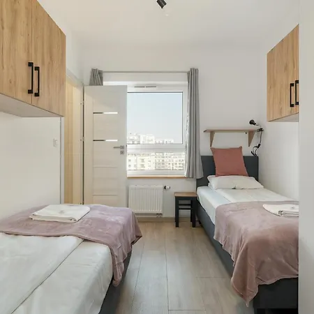 Lejlighed Przestronny W Poznaniu Z Trzema Sypialniami 2 Miejsca Postojowe By Renters