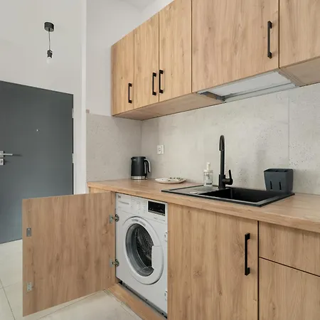 Przestronny W Poznaniu Z Trzema Sypialniami 2 Miejsca Postojowe By Renters * פוזנן