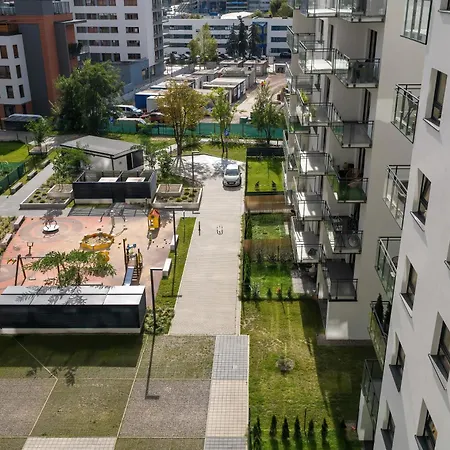 Przestronny W Poznaniu Z Trzema Sypialniami 2 Miejsca Postojowe By Renters Апартаменты